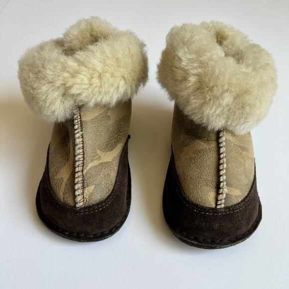 Ugg Australia Camo Sheepskin Boots - Picture 2 of 8